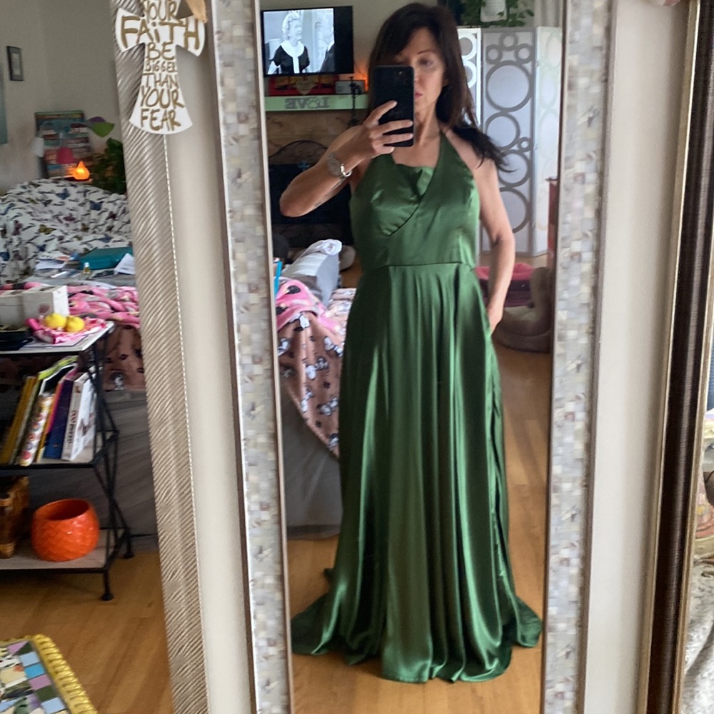 Formal Dress - Picture 6 of 8